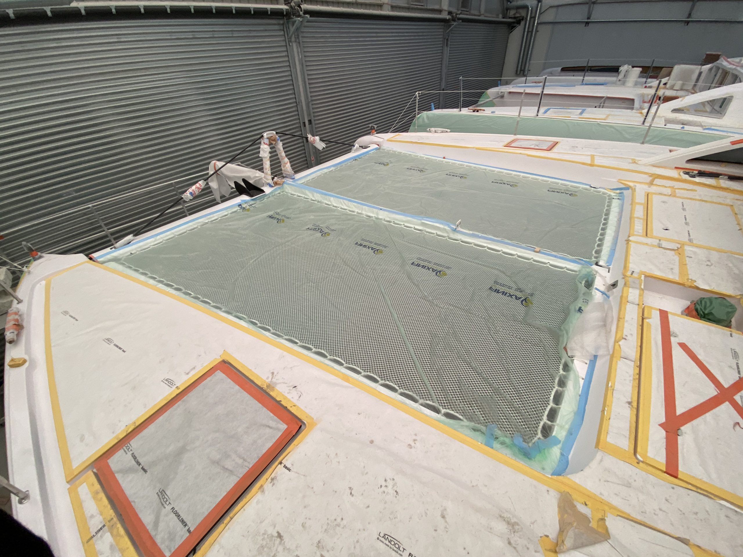 Les trampolines sont protégés durant le chantier